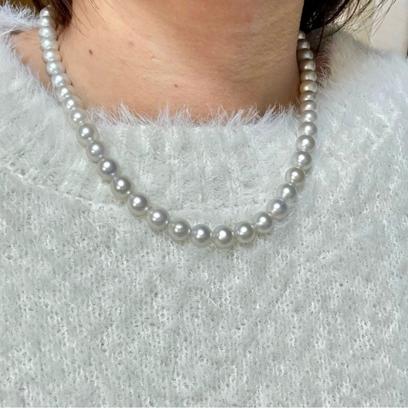 TASAKI White Blue Pearl Necklace with full box & Certificate of Authenticity - Picture 2 of 9
